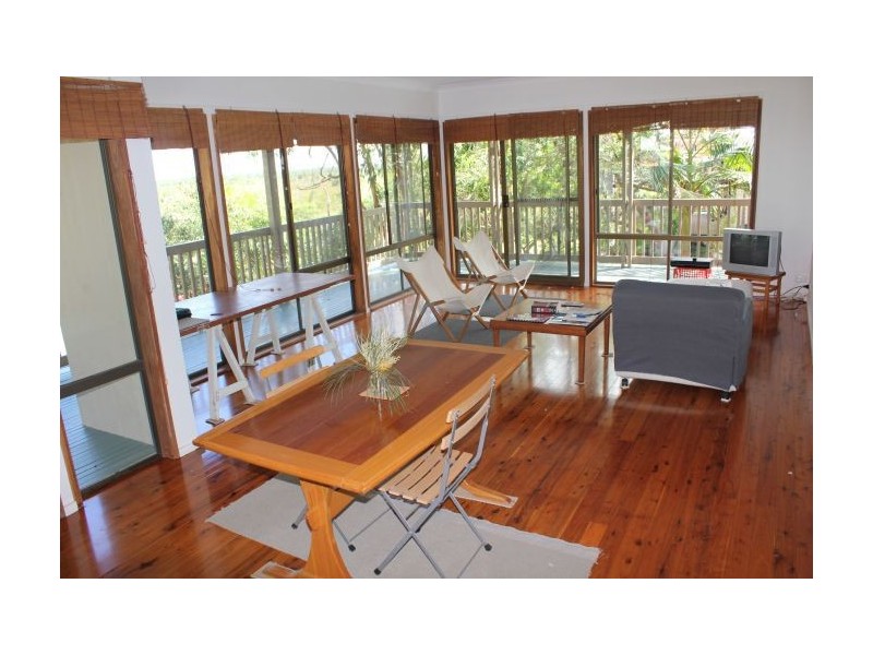1 Flaherty Street, Red Rock NSW 2456