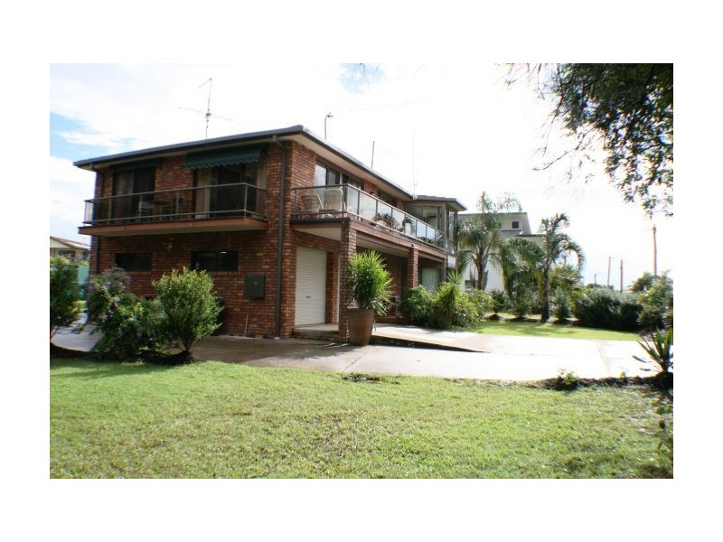 10 Third Avenue, Arrawarra Headland NSW 2456