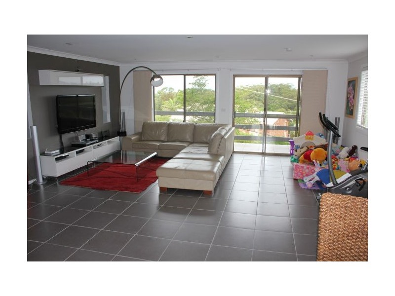 5 Campbell Street, Safety Beach NSW 2456