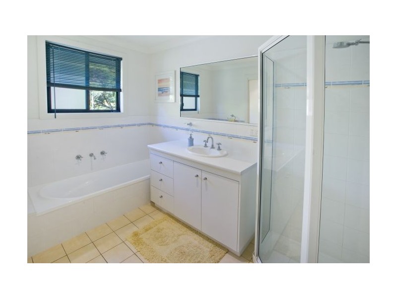 7 Nicholson Close, Safety Beach NSW 2456