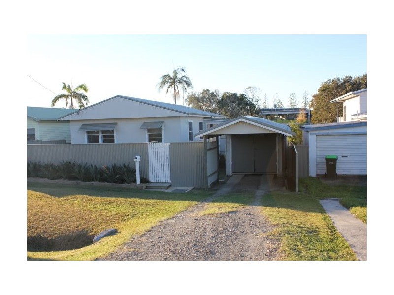 13 Trafalgar Street, Woolgoolga NSW 2456