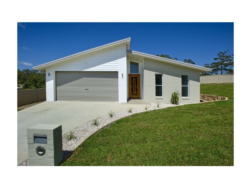 5 Helmsman Close, Safety Beach NSW 2456