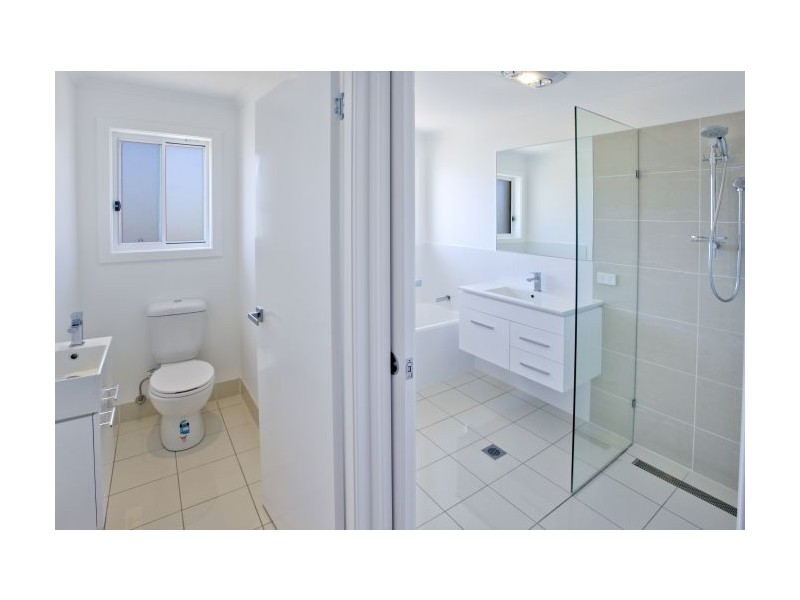5 Helmsman Close, Safety Beach NSW 2456