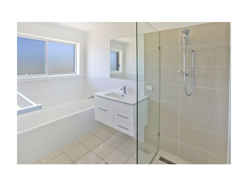 5 Helmsman Close, Safety Beach NSW 2456