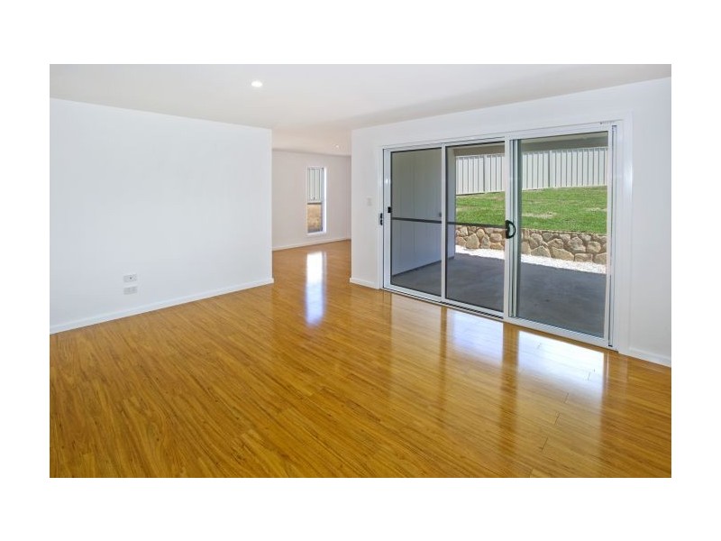 5 Helmsman Close, Safety Beach NSW 2456