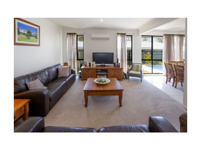 2 Reef Cove, Safety Beach NSW 2456