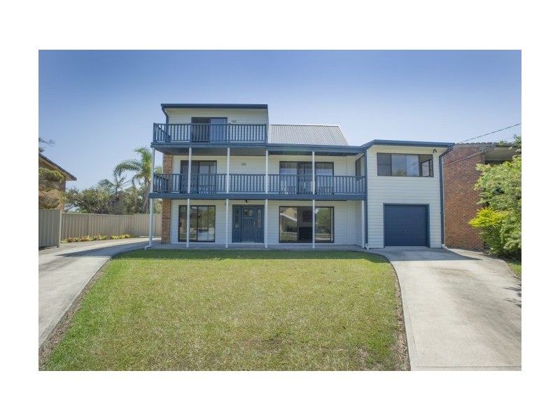 14 Fuller Street, Arrawarra Headland NSW 2456