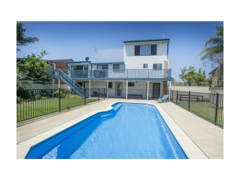 14 Fuller Street, Arrawarra Headland NSW 2456