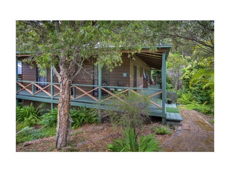 14 Young Street, Safety Beach NSW 2456