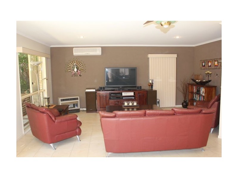 12 Oceanlinks Close, Safety Beach NSW 2456