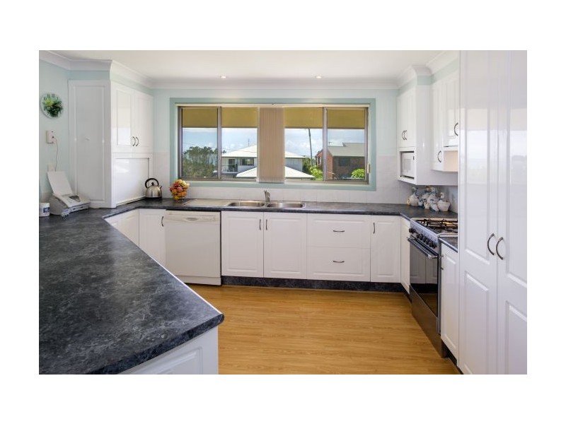 10 Fuller Street, Arrawarra Headland NSW 2456