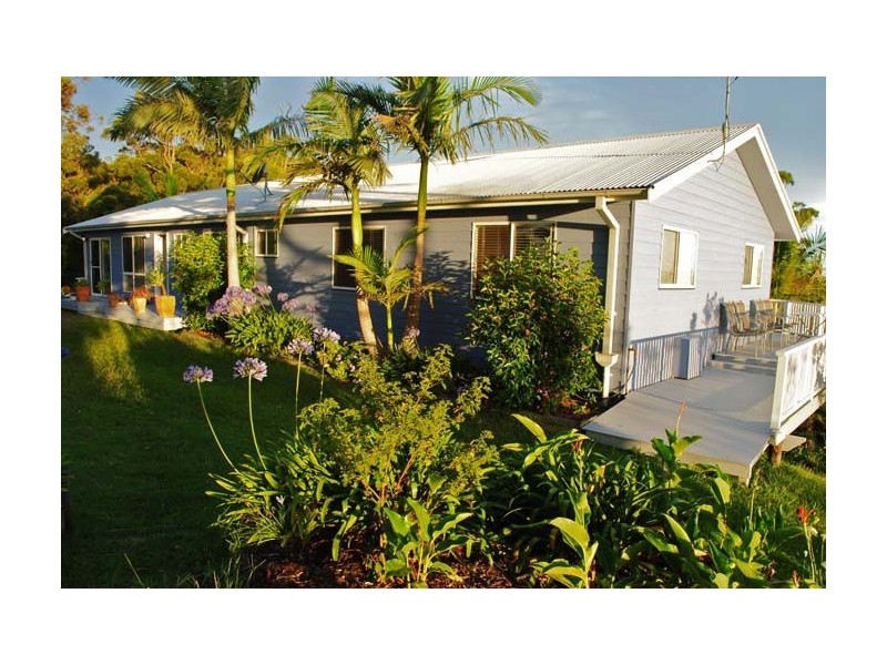 33 Poynten Drive, Emerald Beach NSW 2456