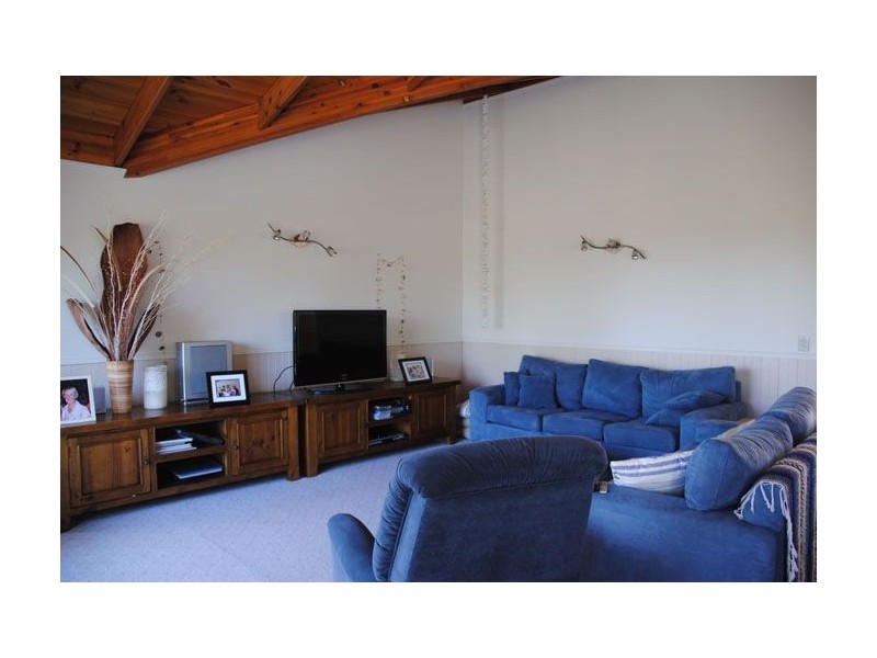 33 Poynten Drive, Emerald Beach NSW 2456