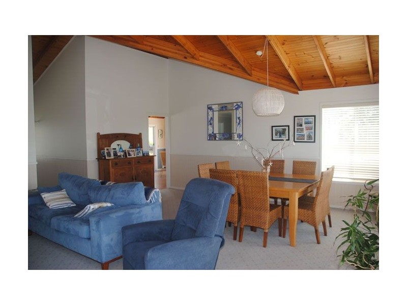 33 Poynten Drive, Emerald Beach NSW 2456