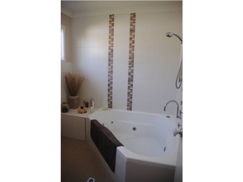 33 Poynten Drive, Emerald Beach NSW 2456