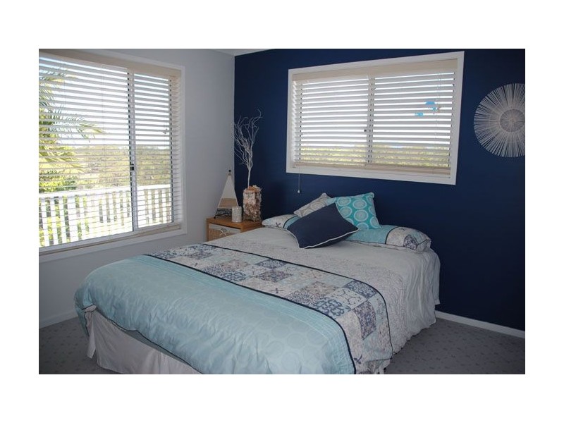 33 Poynten Drive, Emerald Beach NSW 2456