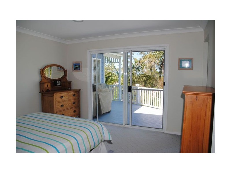 33 Poynten Drive, Emerald Beach NSW 2456