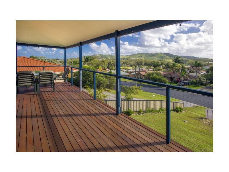 8 McPhee Close, Woolgoolga NSW 2456