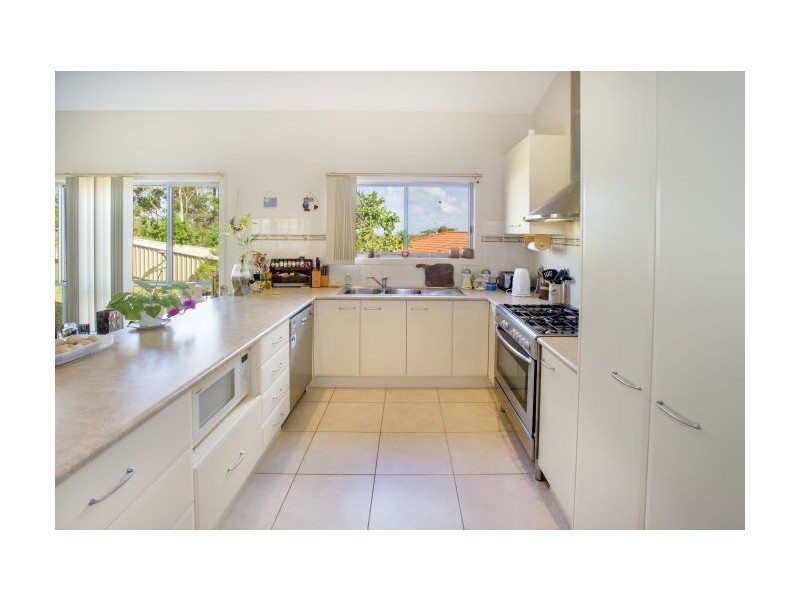 8 McPhee Close, Woolgoolga NSW 2456