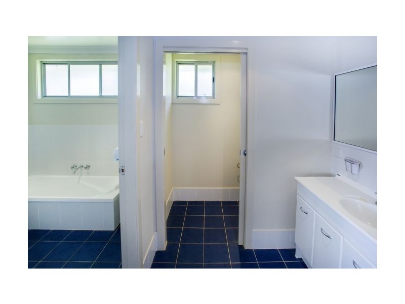 8 McPhee Close, Woolgoolga NSW 2456