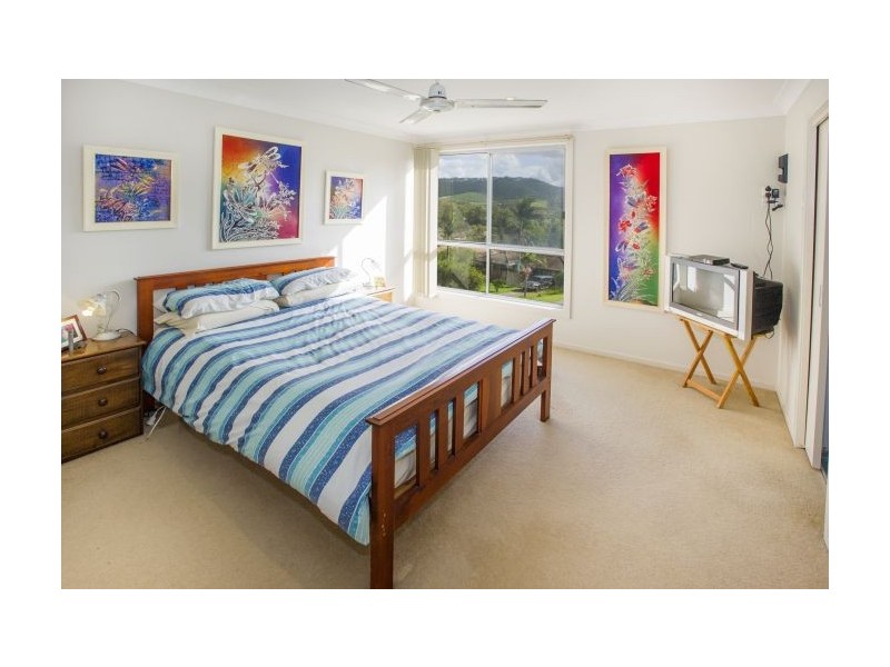8 McPhee Close, Woolgoolga NSW 2456