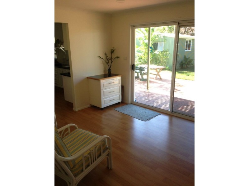 33 Bluegum Ave, Sandy Beach NSW 2456