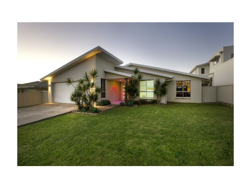 56 Newmans Rd, Woolgoolga NSW 2456