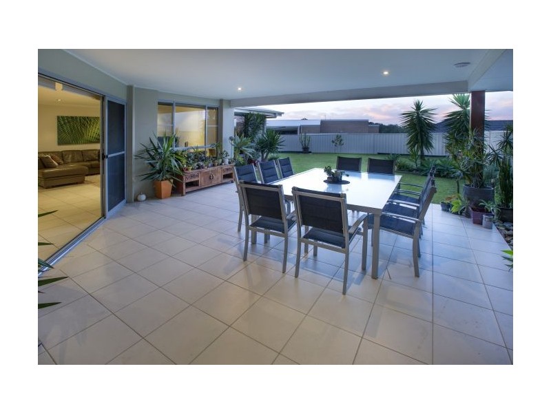 56 Newmans Rd, Woolgoolga NSW 2456