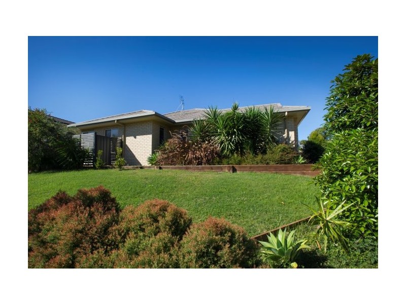 9 Admiralty Drive, Safety Beach NSW 2456