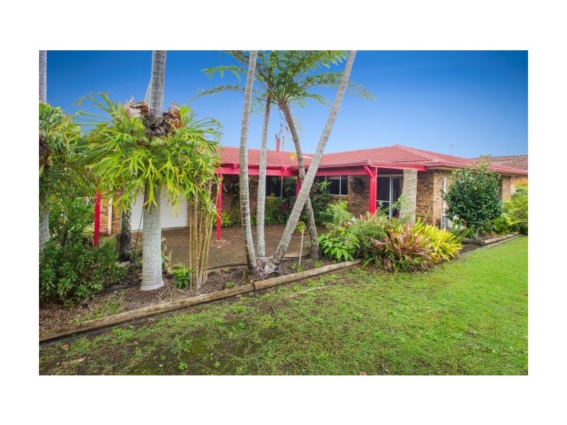 15 Tomkins Ave, Woolgoolga NSW 2456