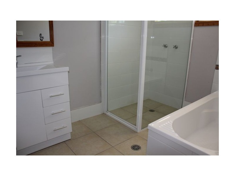 1B Gwen Close, Emerald Beach NSW 2456
