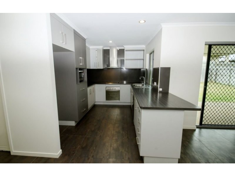 10 Crestview Cres, Bucasia QLD 4750