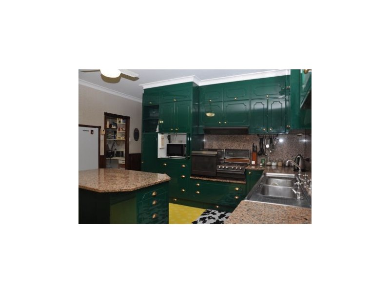 3 Russell Ave, Slade Point QLD 4740