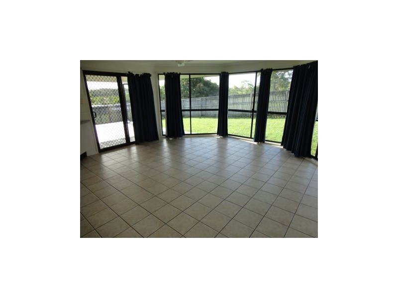 8 Seacove Court, Eimeo QLD 4740