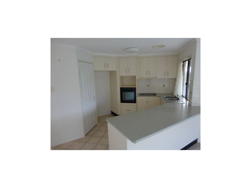 8 Seacove Court, Eimeo QLD 4740