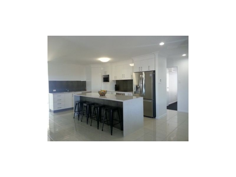 2 Surrey Court, Ooralea QLD 4740