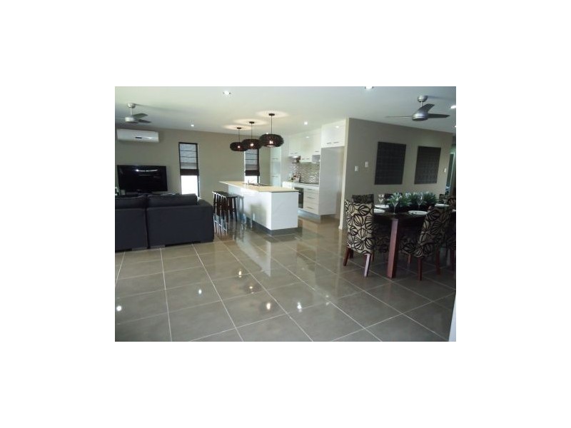 10 Kerrisdale Crescent, Beaconsfield QLD 4740