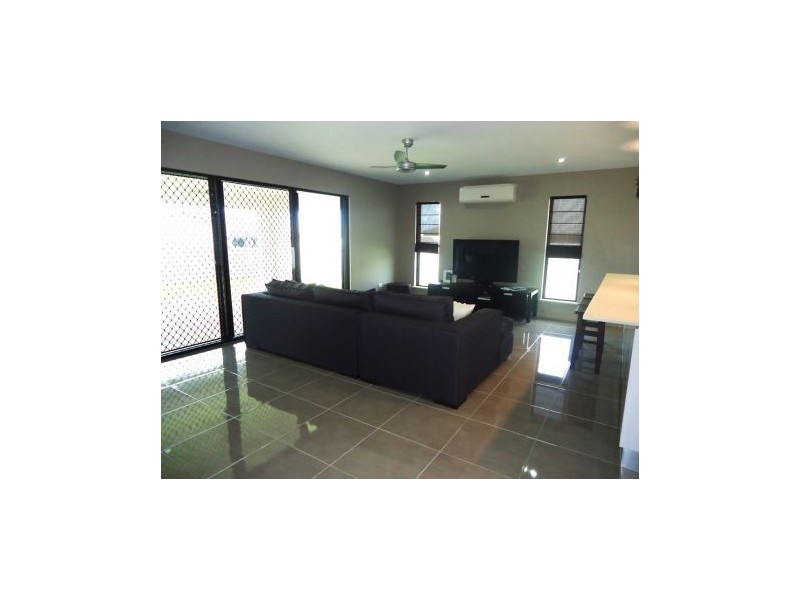 10 Kerrisdale Crescent, Beaconsfield QLD 4740