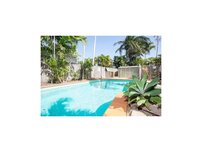 10 Anglers Parade, Blacks Beach QLD 4740