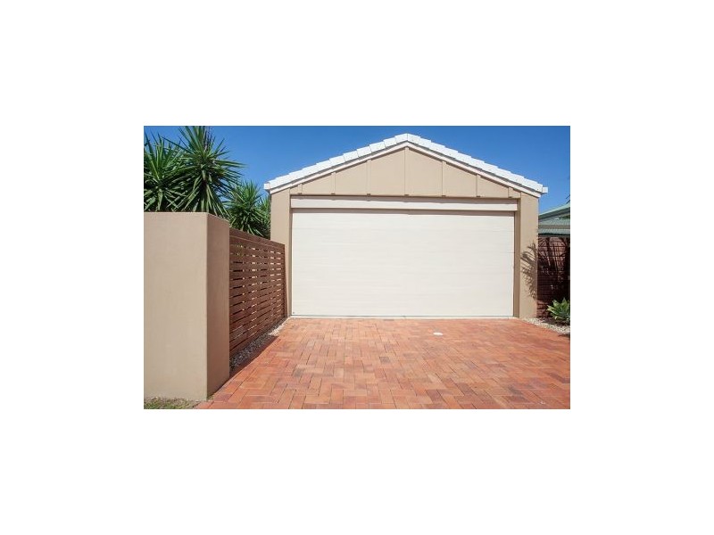 10 Anglers Parade, Blacks Beach QLD 4740