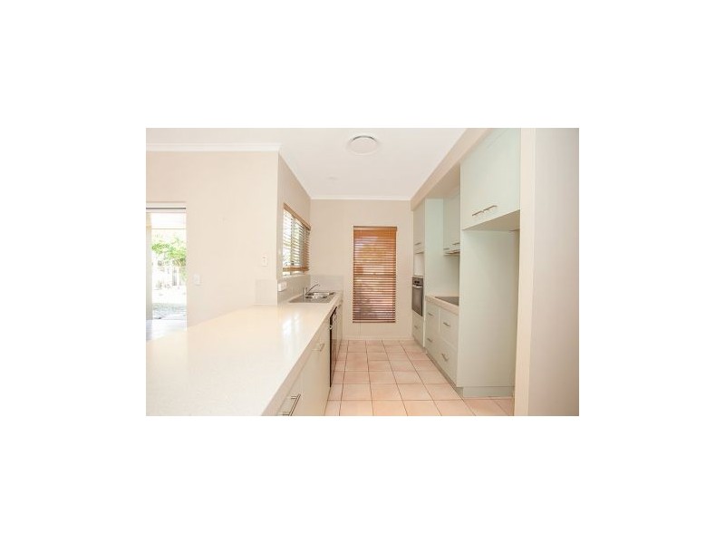10 Anglers Parade, Blacks Beach QLD 4740
