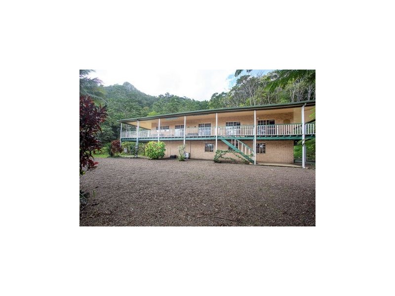 6 Leap Station Road North, Mackay QLD 4740