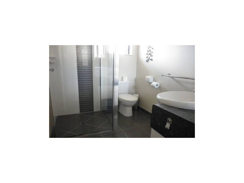 4 Dan Court, Walkerston QLD 4751