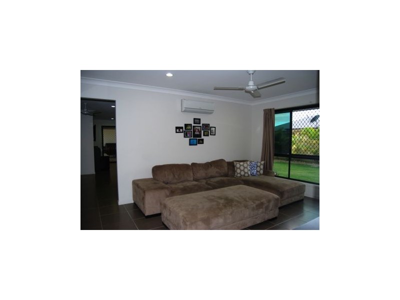 10 Amelia Drive, Mirani QLD 4754