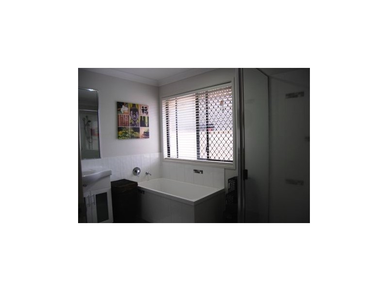 10 Amelia Drive, Mirani QLD 4754