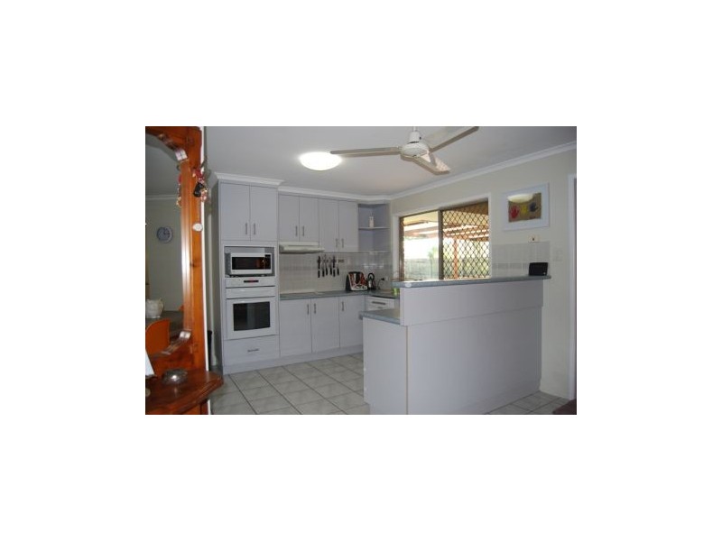 17 Caledonian Drive, Beaconsfield QLD 4740