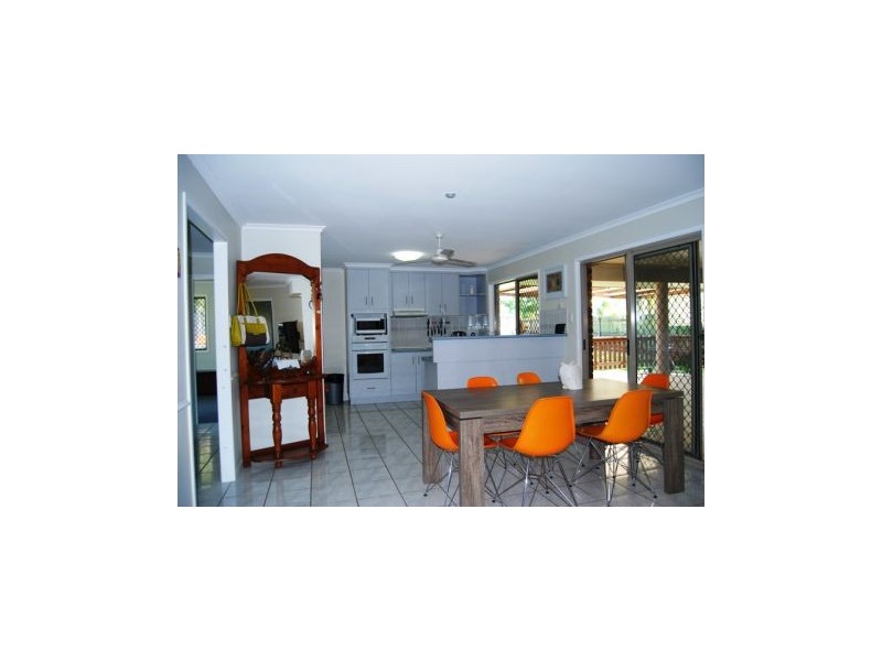 17 Caledonian Drive, Beaconsfield QLD 4740