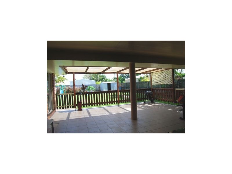 17 Caledonian Drive, Beaconsfield QLD 4740