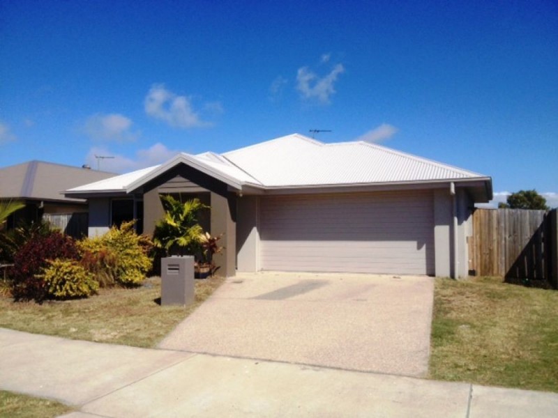 75 Newport Parade, Blacks Beach QLD 4740