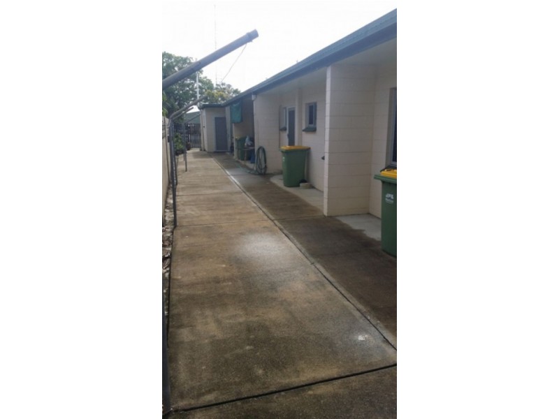 Units 1,2,3,4 /15 Anzac Street, Sarina QLD 4737